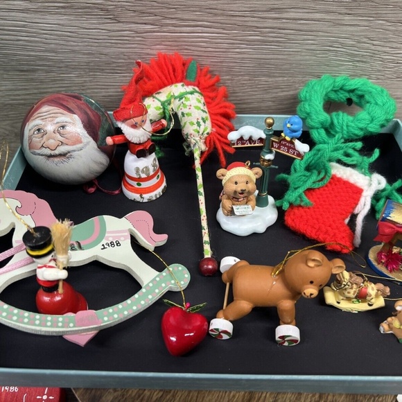 Vintage Lot Christmas Tree Ornaments Yarn Plastic Felt Wood Handmade Assorted - Picture 2 of 16